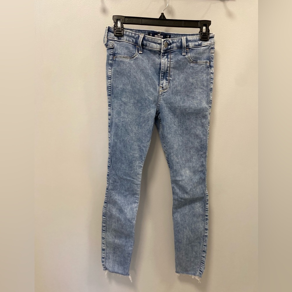 Hollister High-Rise crop Jean Legging, advanced stretched, woman’s size 7R